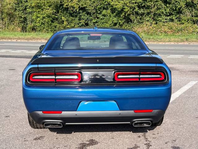 2023 Dodge Challenger 5.7 shaker 390hp